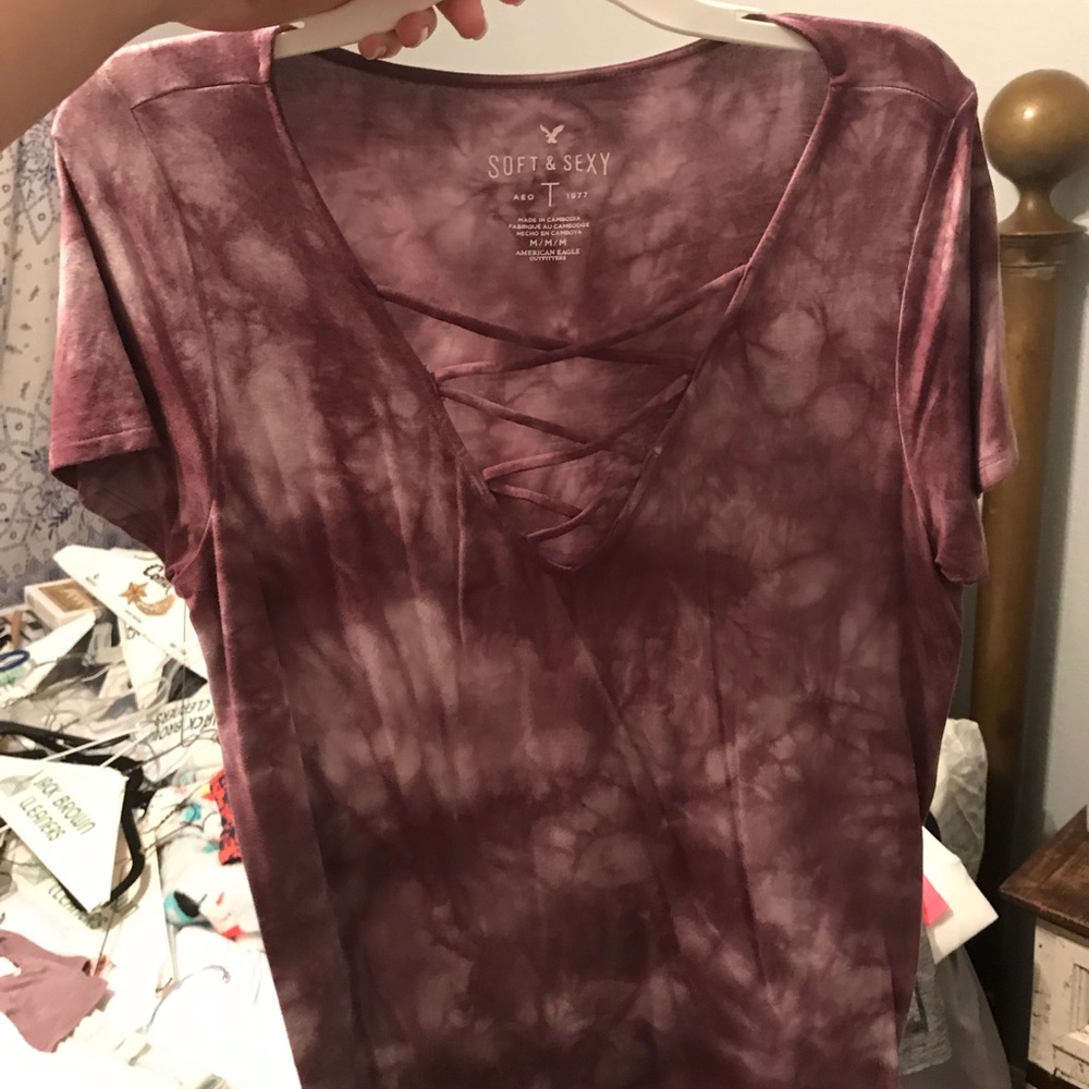 American Eagle Vneck shirt